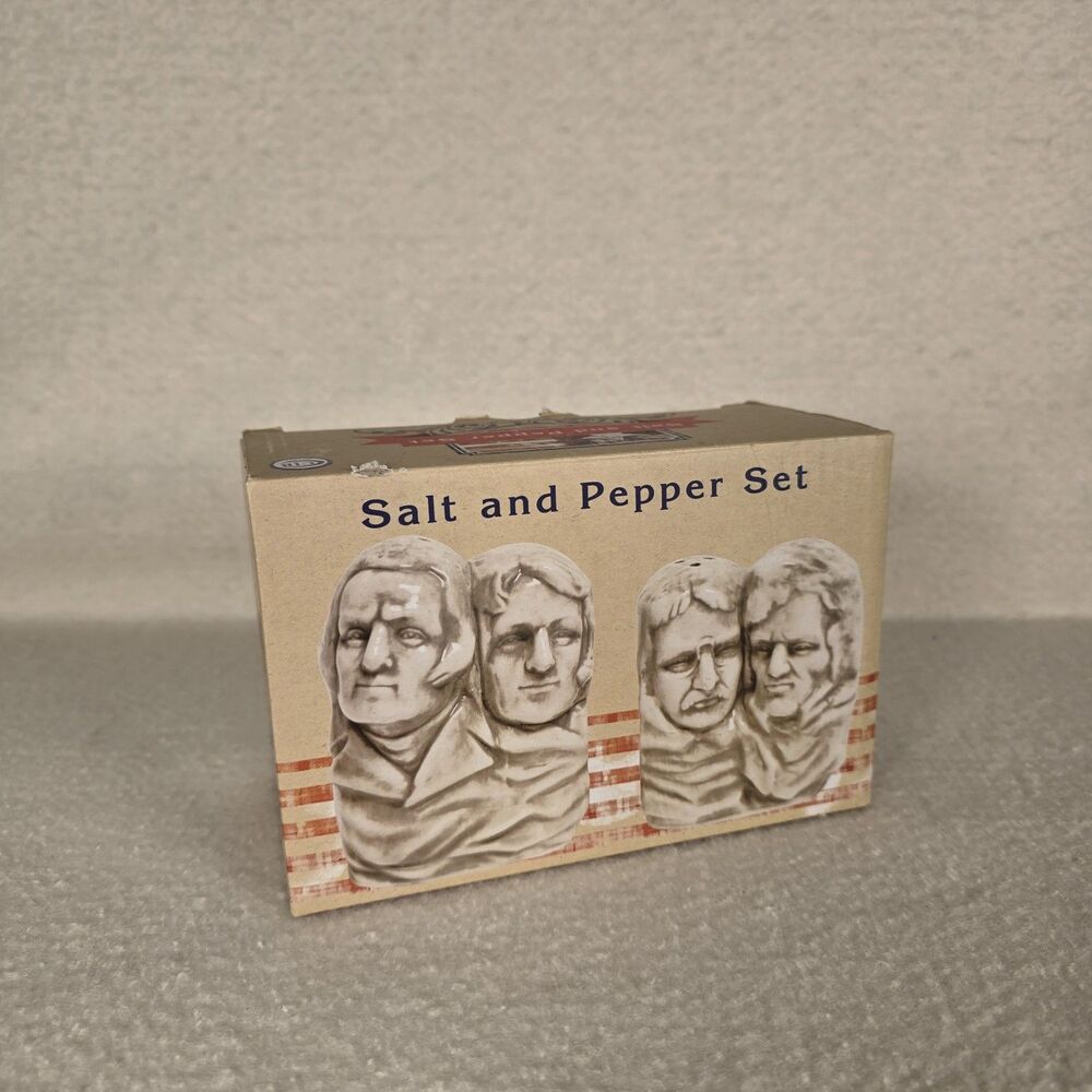Vintage Mount Rushmore Souvenir Figural Salt and Pepper Shakers South Dakota NIB